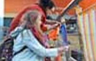 World-famous designer Kaffe Fassett met textile’s new generation